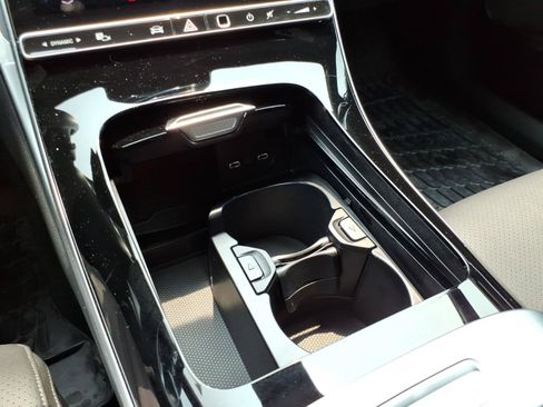 Used 2025 Mercedes-Benz C 300 4MATIC Sedan image 23