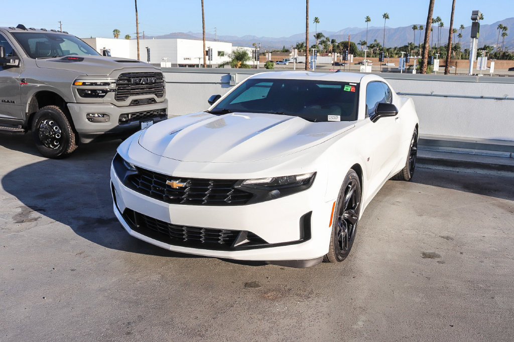 Used 2024 Chevrolet Camaro LT RWD image 4