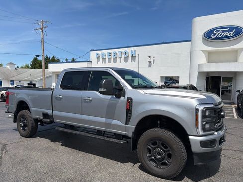 Used 2024 Ford F350 XLT w/ XLT Premium Package AWD/4WD image 2