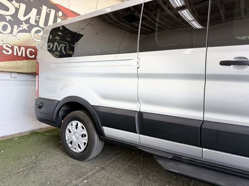 Used 2019 Ford Transit 350 XLT image 4
