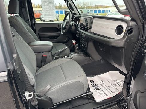 Used 2025 Jeep Wrangler Sport S image 10