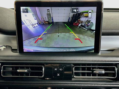 Used 2024 Lincoln Aviator AWD w/ Premium Package image 18