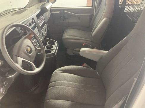 Certified 2024 Chevrolet Express 2500 Work Van w/ Driver Convenience Package image 18