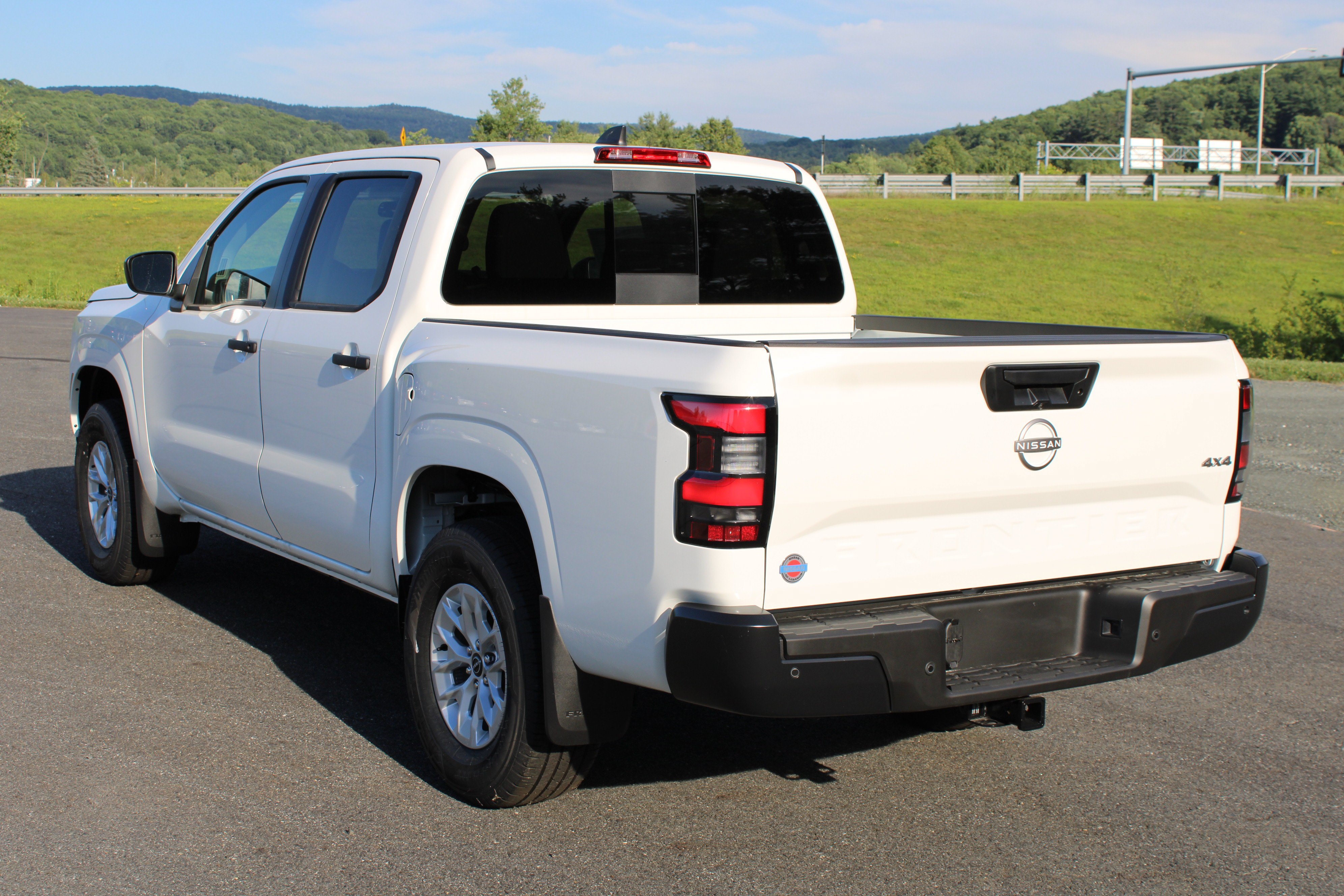 Used 2026 Nissan Frontier S w/ Tow Package AWD/4WD image 6