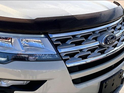 Used 2018 Ford Explorer Limited w/ Equipment Group 301A AWD/4WD image 34