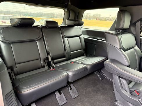 Used 2025 Ford Expedition Tremor image 23