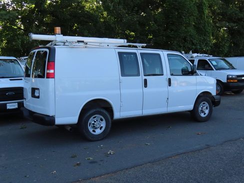 Used 2012 Chevrolet Express 2500 RWD image 11