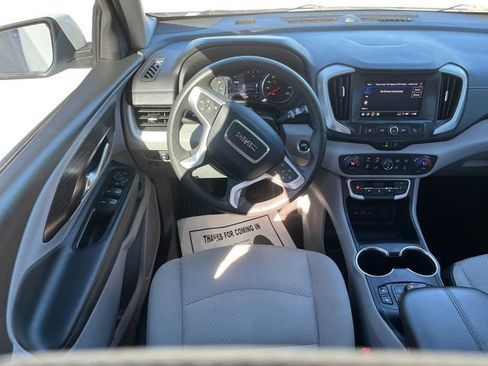 Used 2023 GMC Terrain SLE w/ Driver Convenience Package image 10