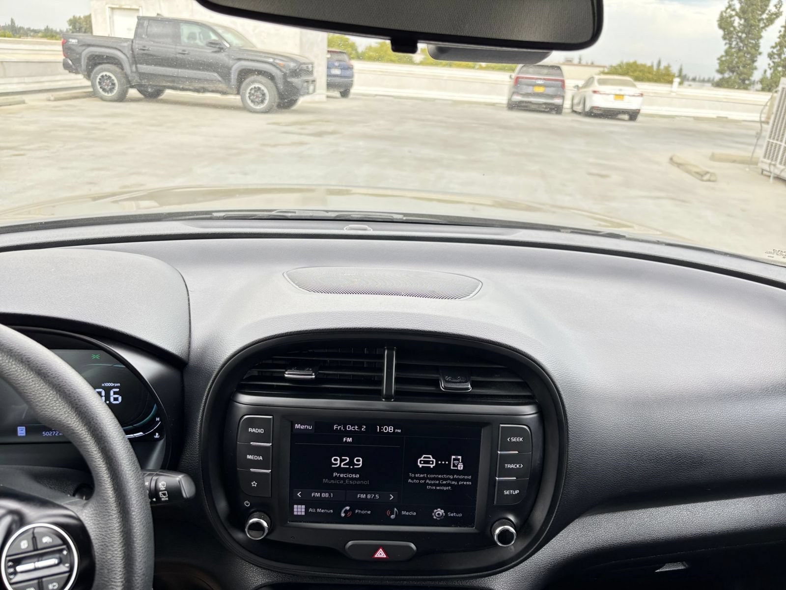 Used 2025 Kia Soul LX w/ LX Technology Package FWD image 16