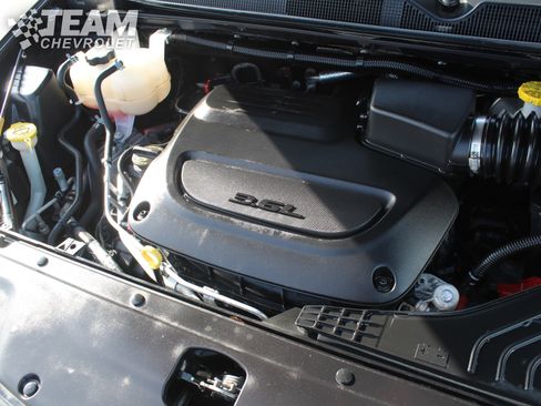 Used 2025 Chrysler Pacifica Limited image 33