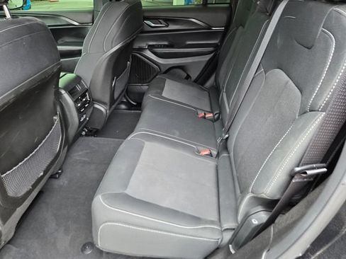 Used 2025 Jeep Grand Cherokee Laredo X w/ Luxury Tech Group I AWD/4WD image 11