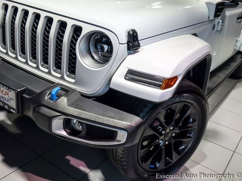 Used 2023 Jeep Wrangler Unlimited Sahara w/ Cold Weather Group image 7