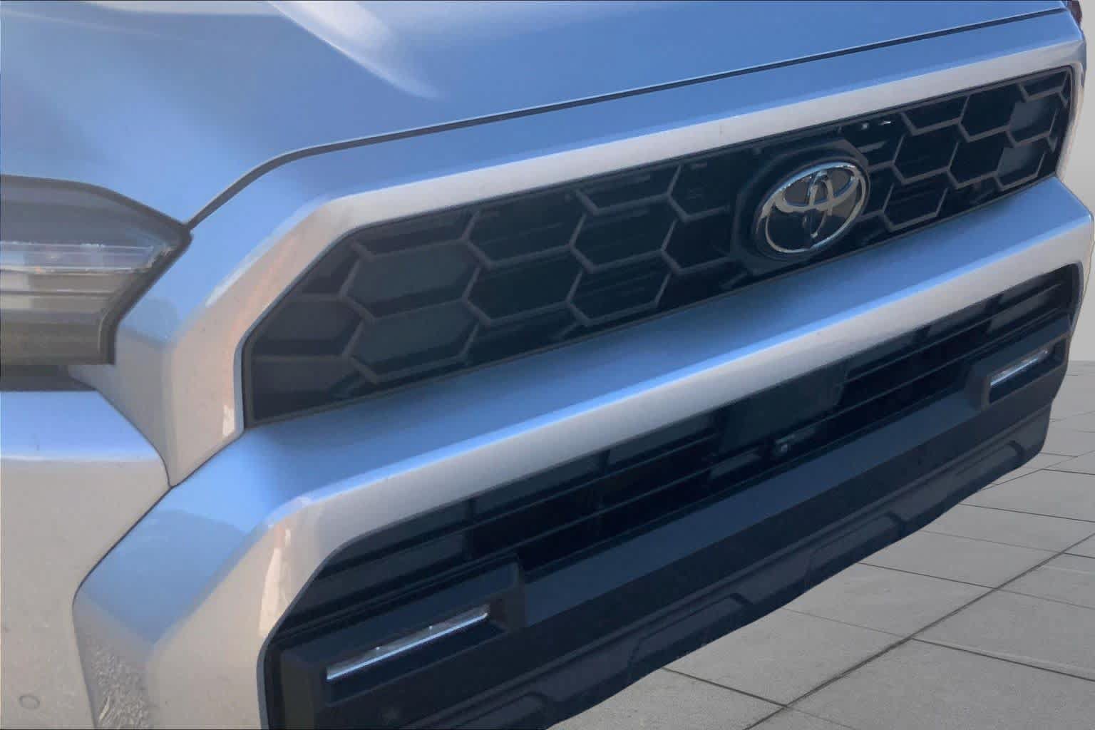 Used 2025 Toyota 4Runner TRD Off-Road Premium w/ Tow Technology Package AWD/4WD image 30