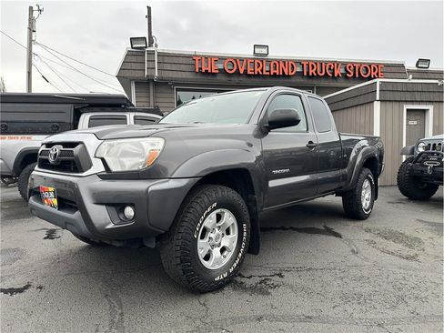 Used 2013 Toyota Tacoma 4x4 Access Cab V6 w/ SR5 Pkg image 1