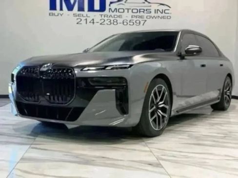 Used 2025 BMW 760i xDrive w/ Executive Package AWD/4WD image 43