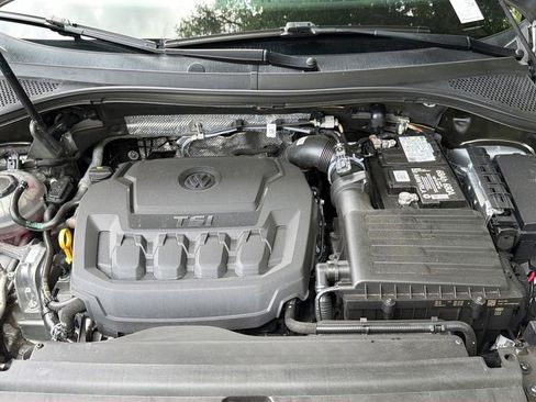 Certified 2022 Volkswagen Tiguan SE R-Line FWD image 28