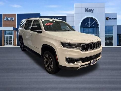 Used 2024 Jeep Wagoneer Series III AWD/4WD image 10