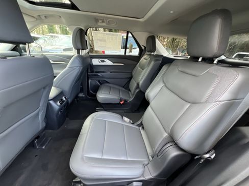 New 2025 Ford Explorer Active w/ Active Comfort Package image 25
