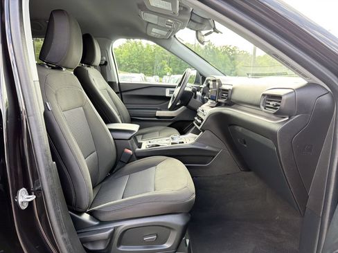 Used 2023 Ford Explorer XLT AWD/4WD image 19