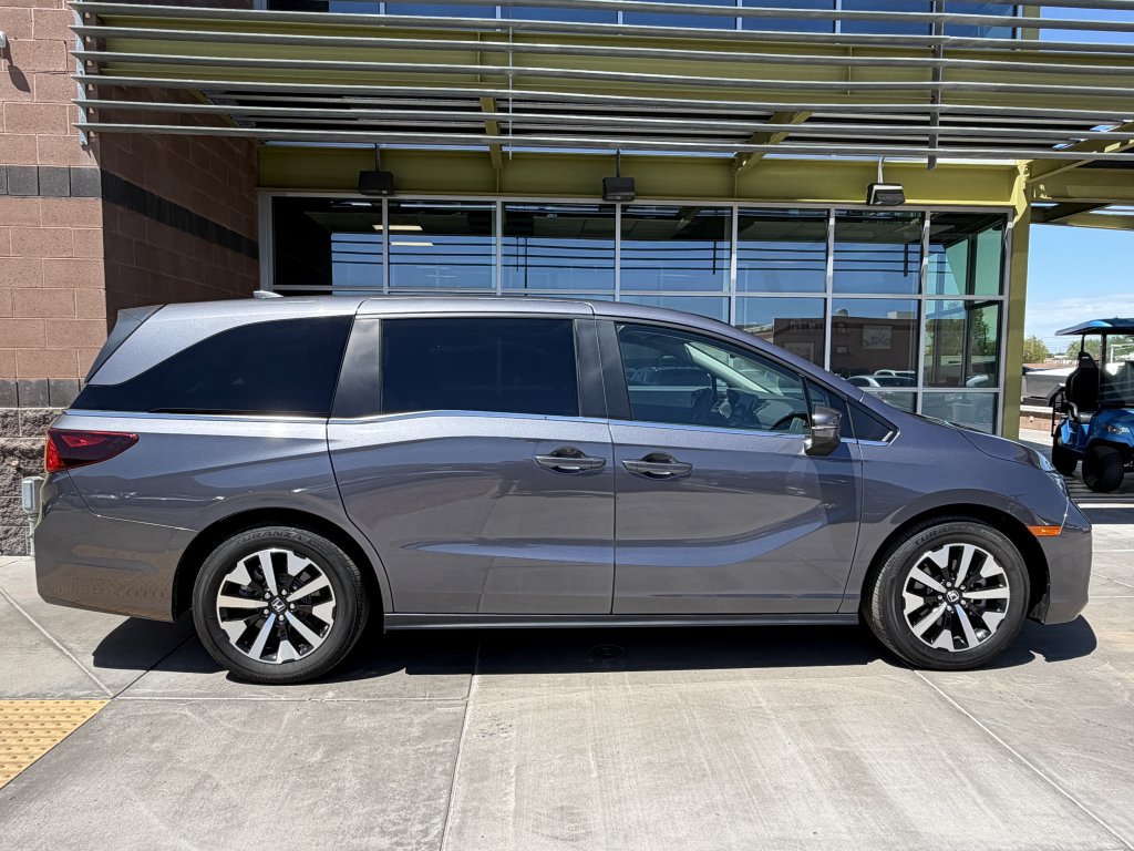 Used 2025 Honda Odyssey EX-L image 9