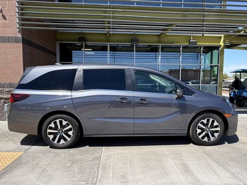 Used 2025 Honda Odyssey EX-L image 9