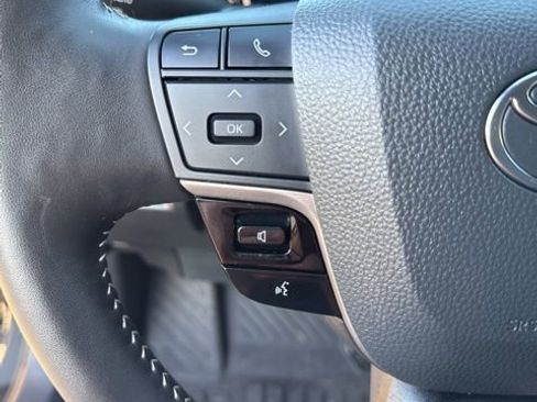 Used 2025 Toyota Camry SE w/ Convenience Package image 22