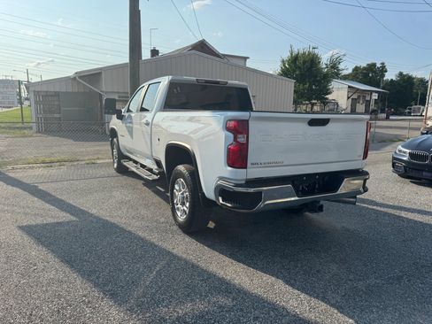 Used 2024 Chevrolet Silverado 2500 LT AWD/4WD image 4