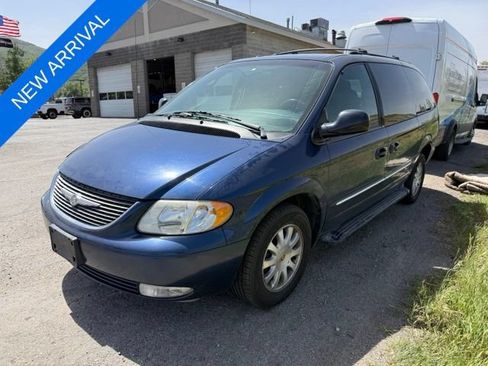 Used 2002 Chrysler Town & Country LXi AWD/4WD image 5
