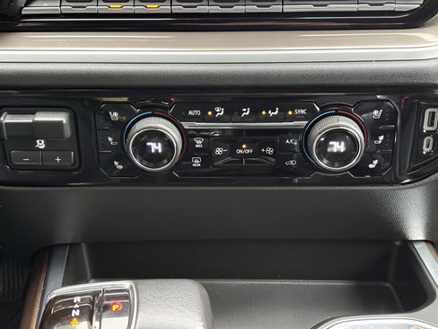 Used 2022 Chevrolet Silverado 1500 High Country image 52