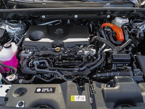 Certified 2025 Toyota RAV4 LE image 27