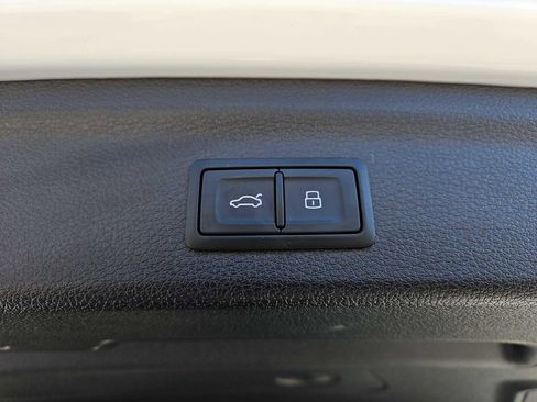 Used 2025 Audi Q3 2.0T Premium w/ Convenience Package image 34