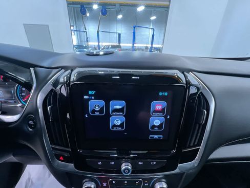 Used 2019 Chevrolet Traverse LT FWD image 25