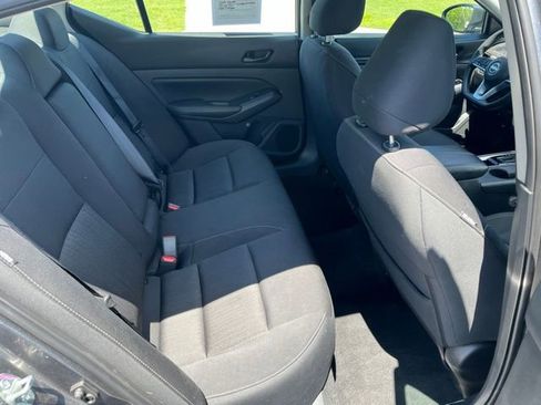 Used 2025 Nissan Altima 2.5 SV FWD image 14