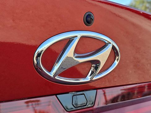 Certified 2023 Hyundai Elantra Limited image 11