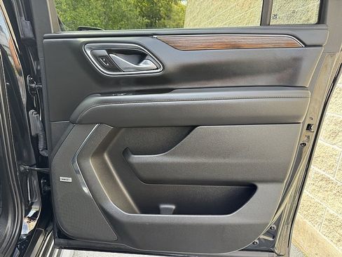 Used 2023 Chevrolet Suburban High Country w/ Advanced Technology Package image 28