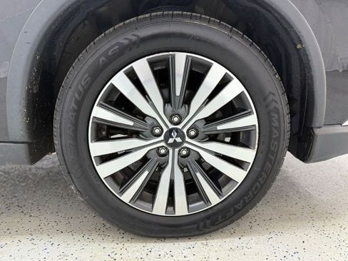 Used 2019 Mitsubishi Outlander SEL image 32