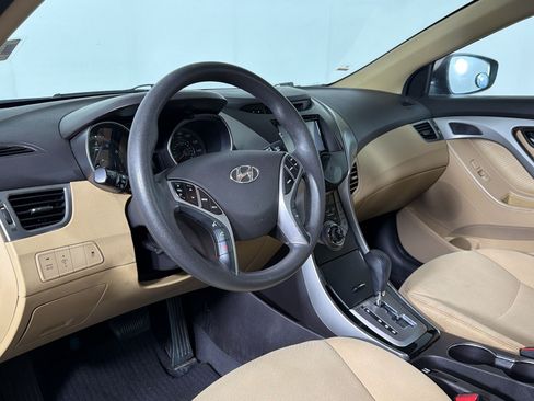 Used 2013 Hyundai Elantra GLS w/ Preferred Pkg FWD image 3