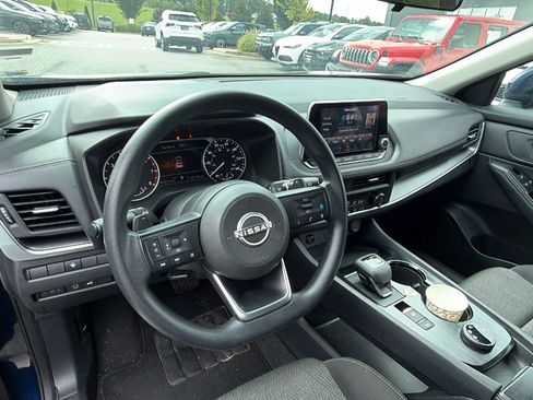 Used 2024 Nissan Rogue SV AWD/4WD image 24