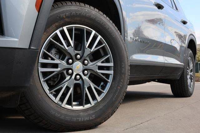 Used 2024 Chevrolet Traverse LT AWD/4WD image 6