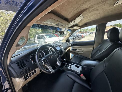 Used 2014 Toyota Tacoma PreRunner w/ SR5 Package RWD image 4