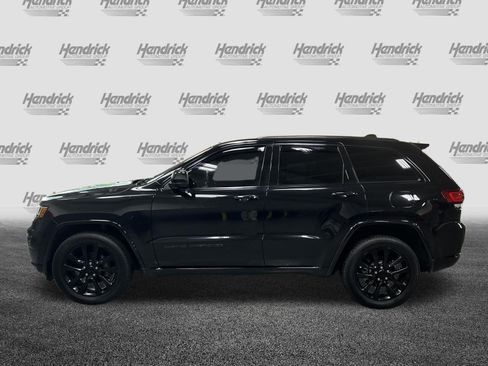 Used 2018 Jeep Grand Cherokee Altitude AWD/4WD image 7
