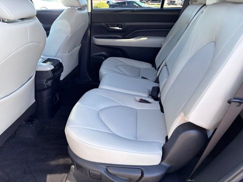 Used 2024 Toyota Grand Highlander FWD image 16