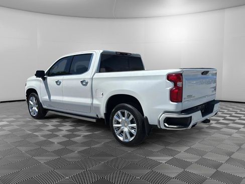 Used 2020 Chevrolet Silverado 1500 High Country w/ Technology Package AWD/4WD image 3
