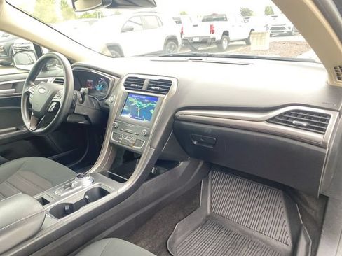 Used 2020 Ford Fusion SE AWD/4WD image 28