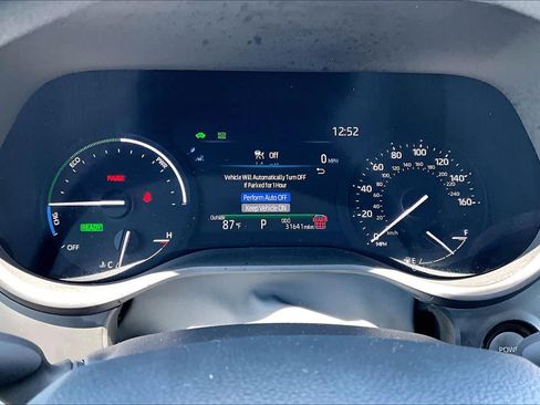 Used 2025 Toyota Sienna LE FWD image 25