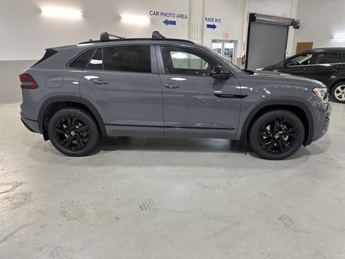 New 2026 Volkswagen Atlas Cross Sport SEL R-Line AWD/4WD image 10