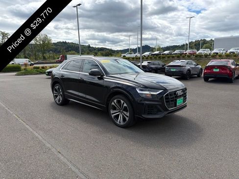 Used 2020 Audi Q8 Premium Plus AWD/4WD image 4