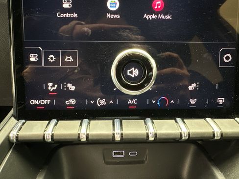 Certified 2026 GMC Terrain Elevation w/ LPO, Floor Liner Package AWD/4WD image 17