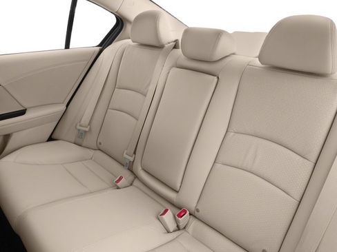 Used 2017 Honda Accord Touring image 14