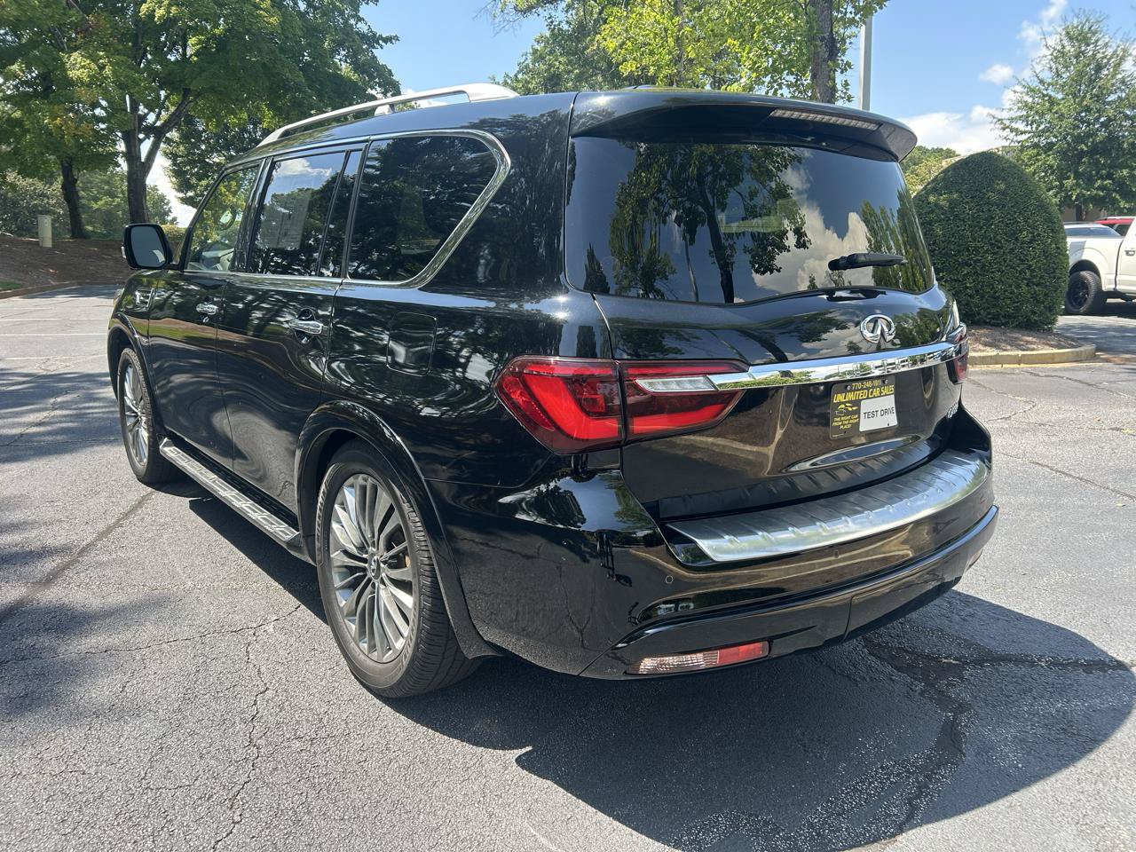 Used 2019 INFINITI QX80 Luxe w/ 22" Wheel Package AWD/4WD image 3